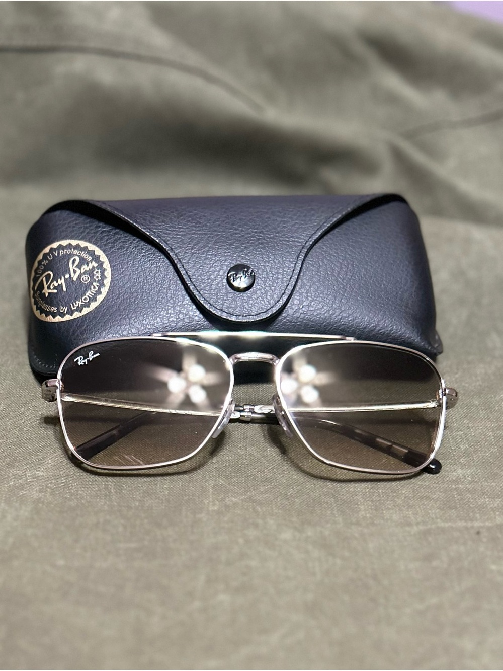 Like Brand-New Ray-Ban New Caravan sunglasses